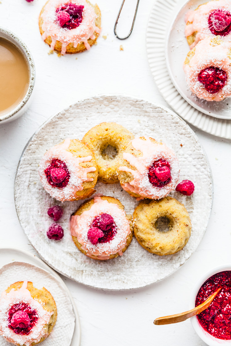 Mini Iced Vovo Bundt Cakes {DF & GF} | The Whimsical Wife